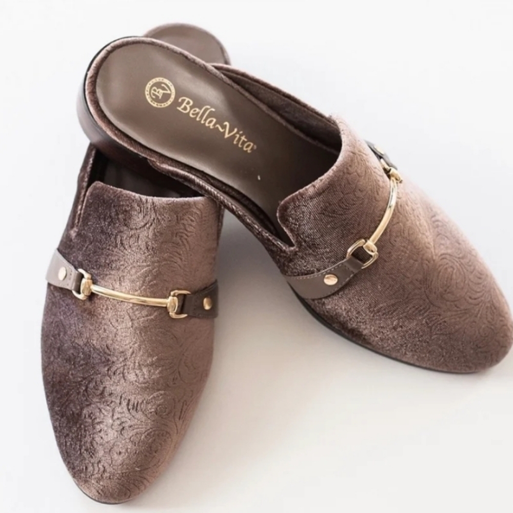Bella Vita Women's Bab's Taupe Gray Embossed Velvet Fairy Slip On Mules. Sz 10W